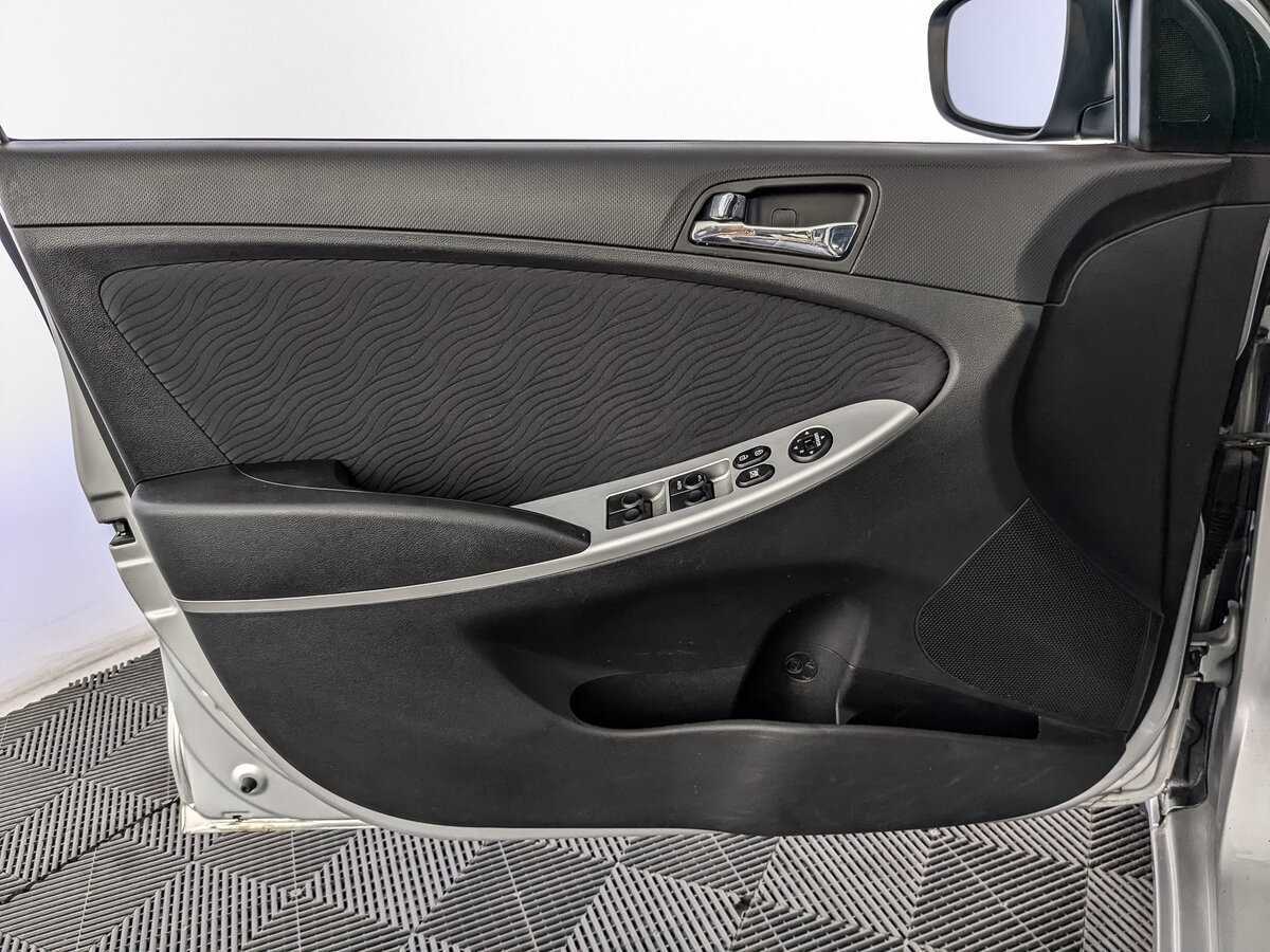 Hyundai Solaris б/у, 2012, Автоматическая. Фото: #14