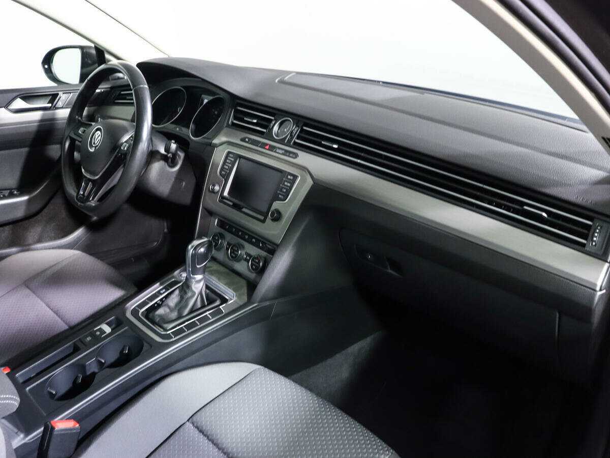 Volkswagen Passat б/у, 2016, Роботизированная. Фото: #6