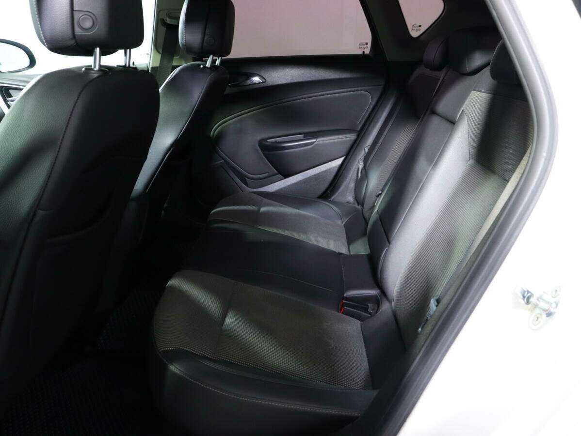 Opel Astra б/у, 2012, Автоматическая. Фото: #6