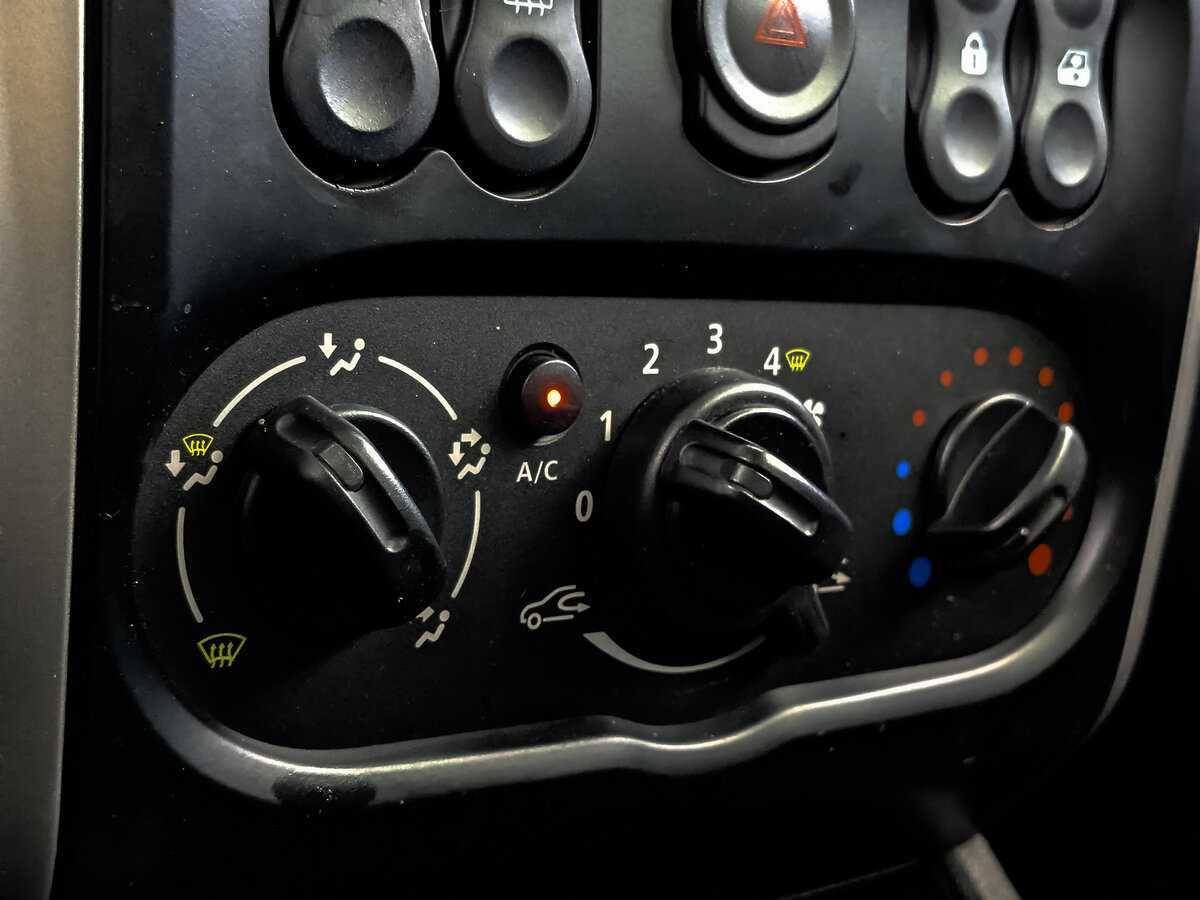 Nissan Almera б/у, 2016, Автоматическая. Фото: #16