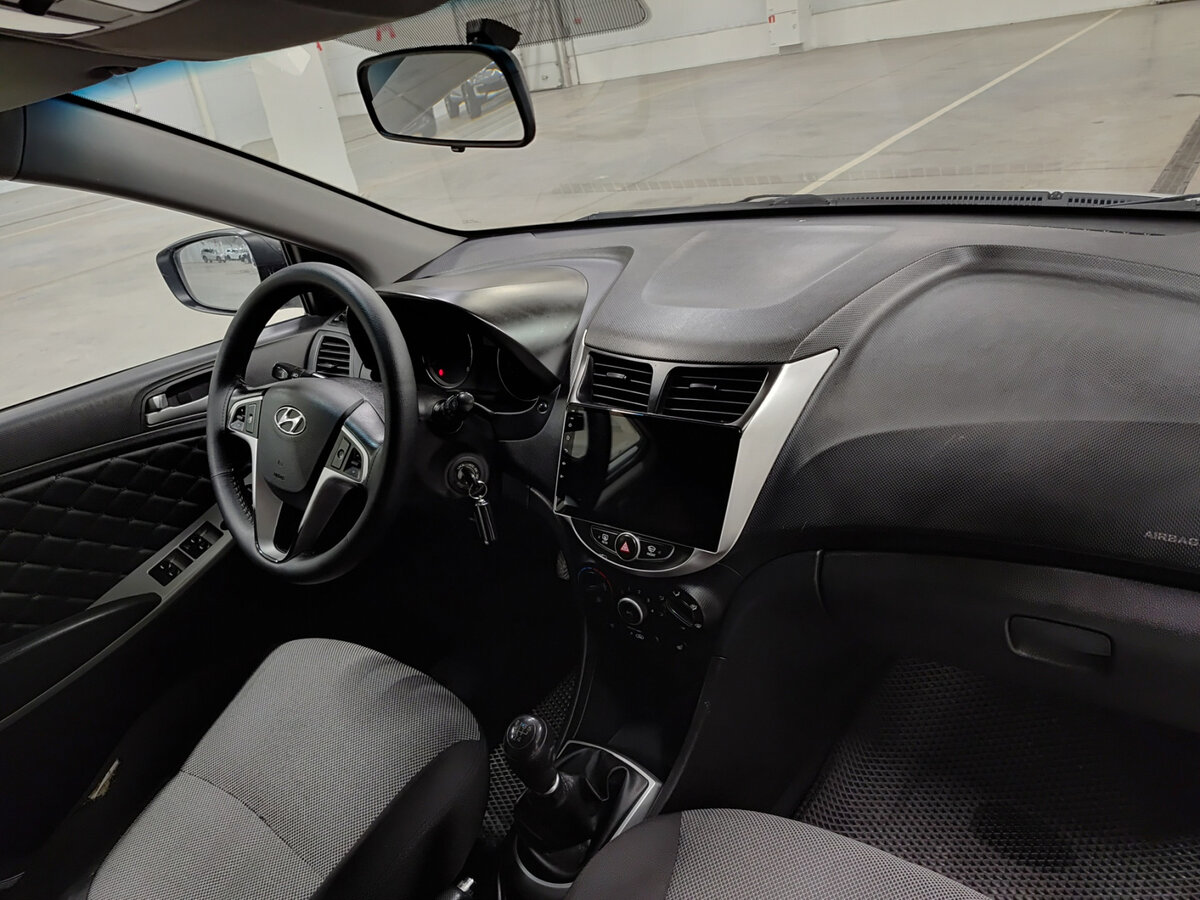 Hyundai Solaris б/у, 2013, Механическая. Фото: #10