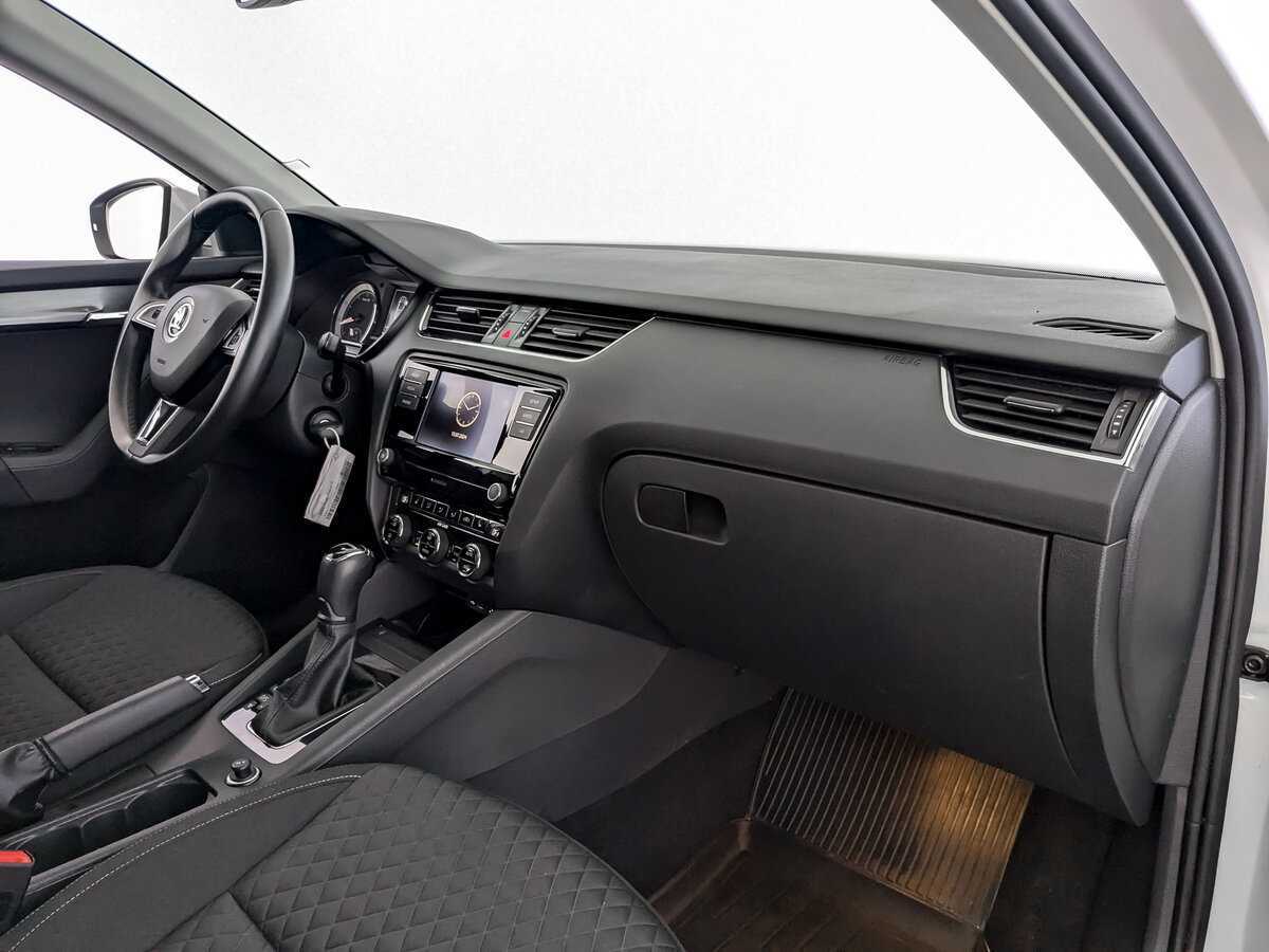 Skoda Octavia б/у, 2017, Автоматическая. Фото: #8