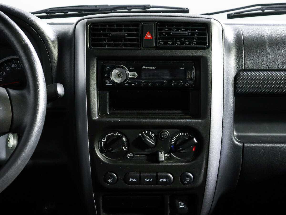 Suzuki Jimny б/у, 2018, Механическая. Фото: #12