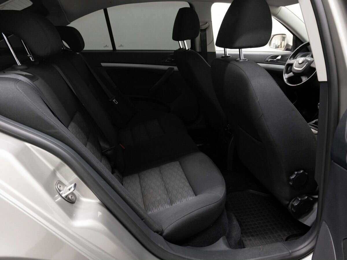 Skoda Octavia б/у, 2012, Механическая. Фото: #10