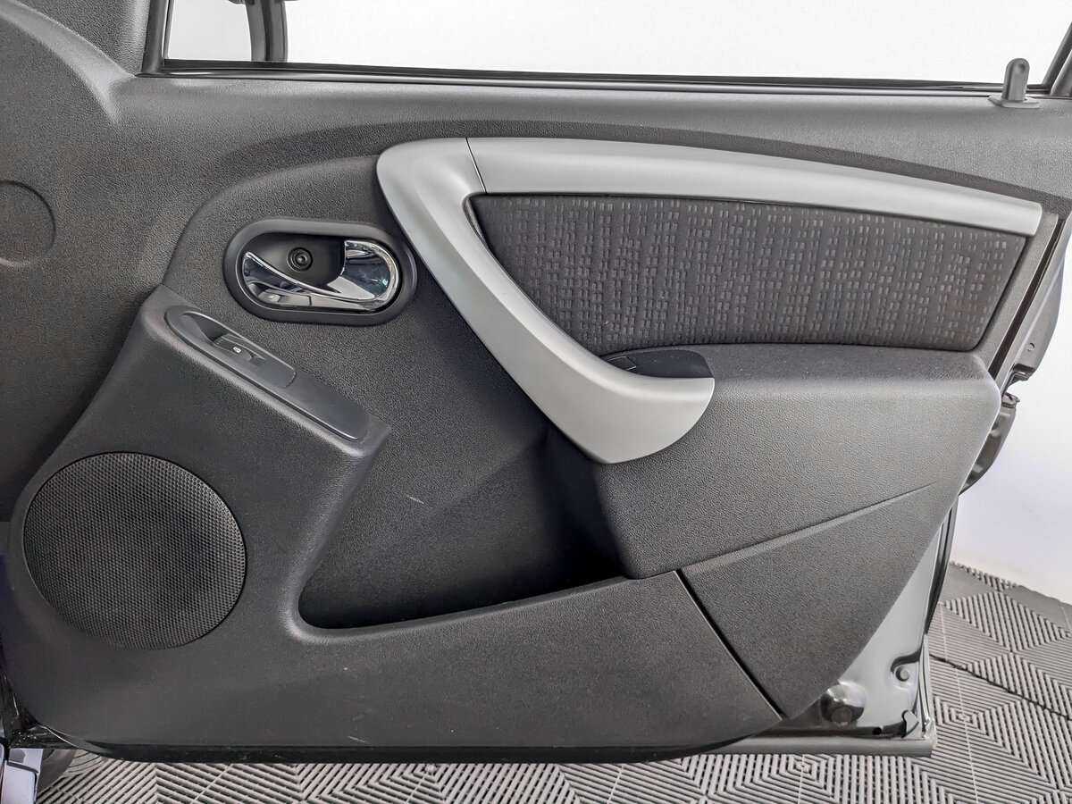 Nissan Terrano б/у, 2015, Автоматическая. Фото: #18