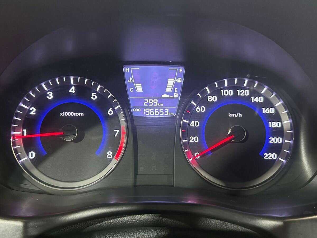 Hyundai Solaris б/у, 2013, Механическая. Фото: #11