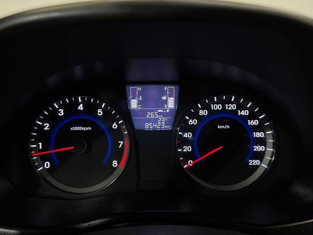 Hyundai Solaris б/у, 2015, Механическая. Фото: #11