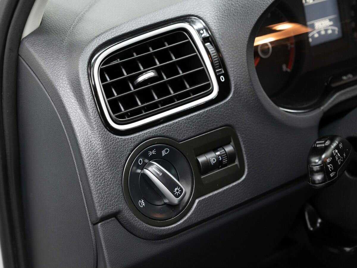 Volkswagen Polo б/у, 2020, Механическая. Фото: #19