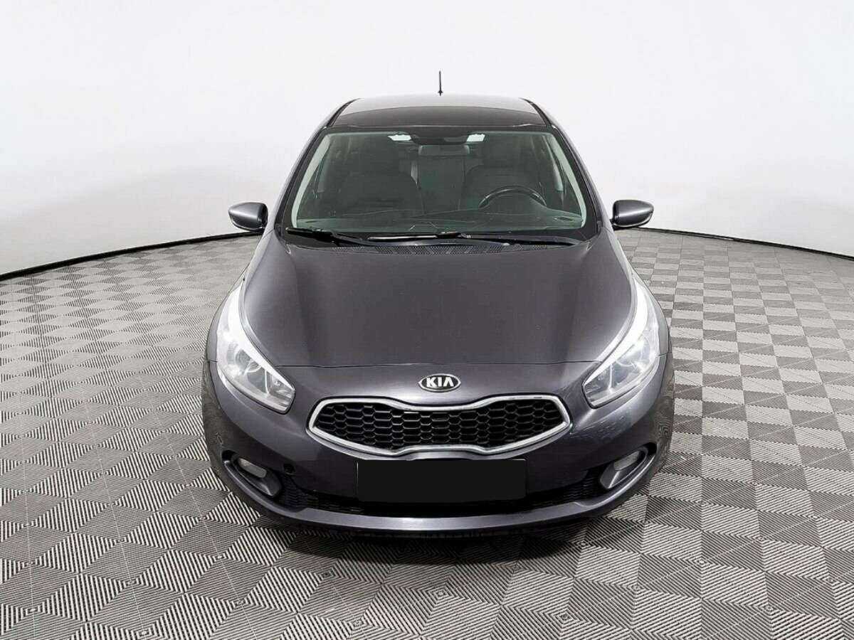 Kia Ceed б/у, 2013, Механическая. Фото: #1