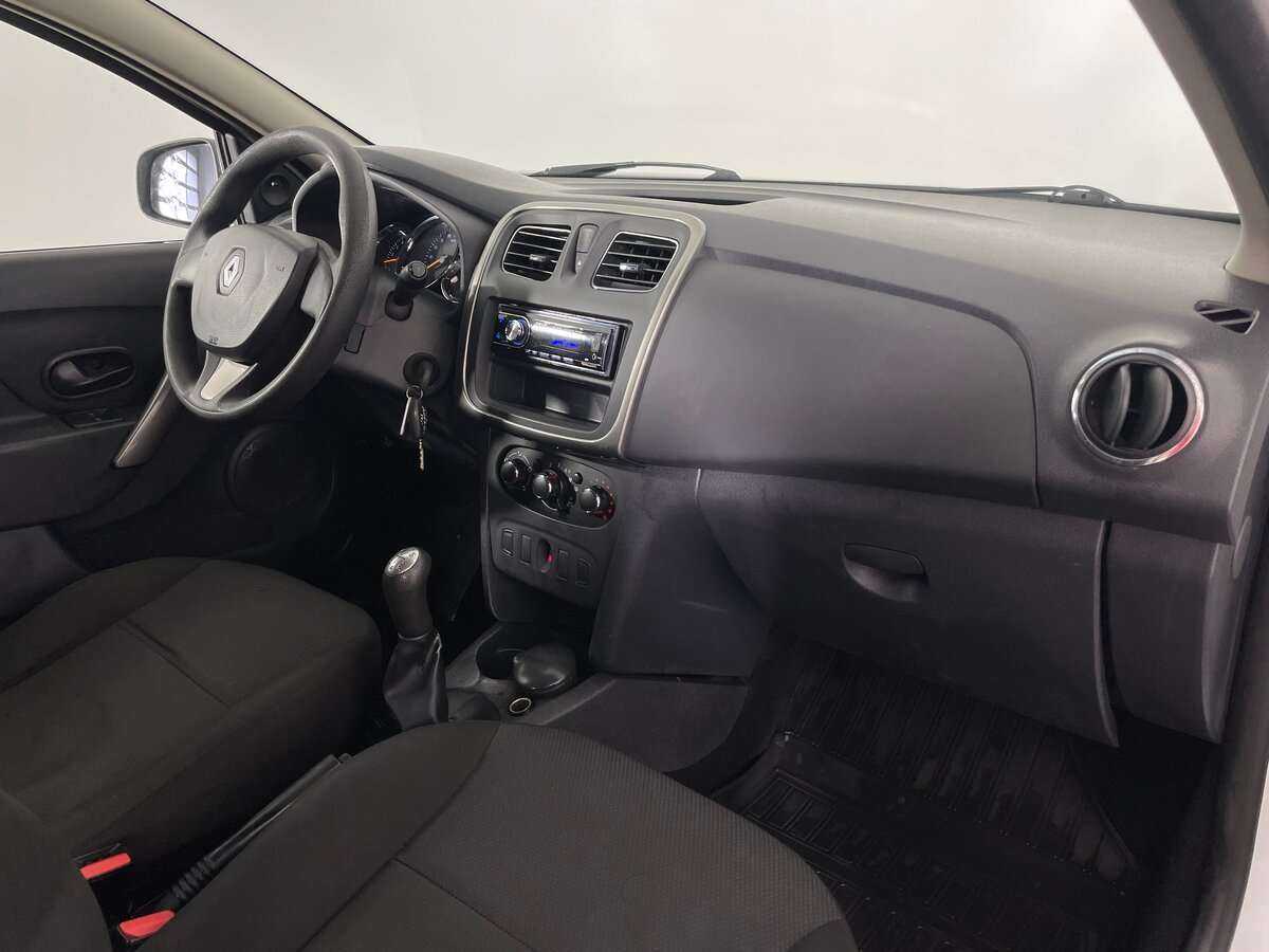 Renault Logan б/у, 2014, Механическая. Фото: #11