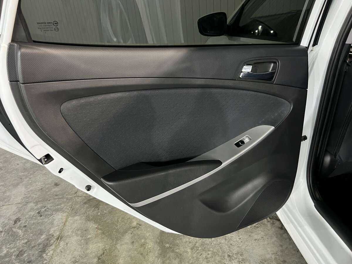 Hyundai Solaris б/у, 2014, Механическая. Фото: #12