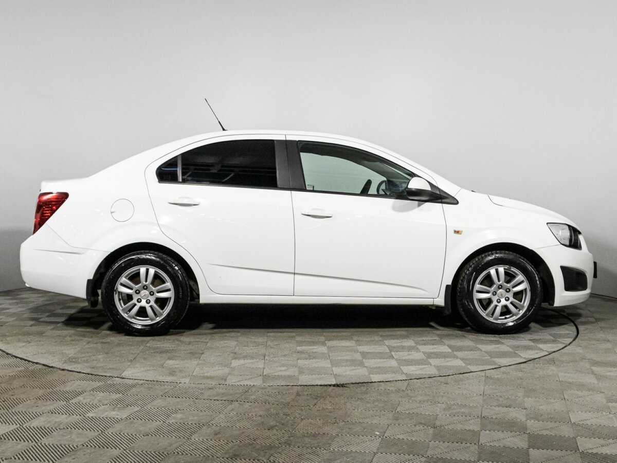 Chevrolet Aveo б/у, 2015, Автоматическая. Фото: #3