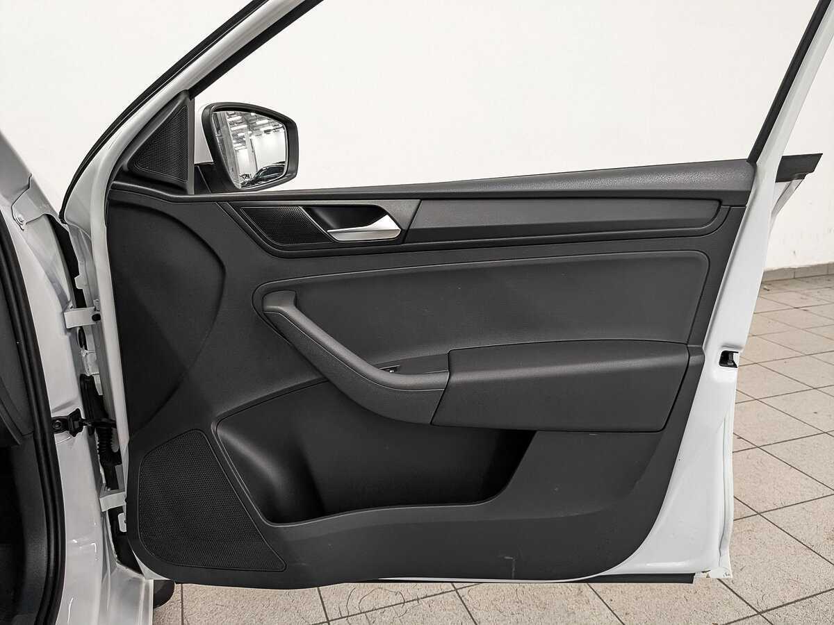 Volkswagen Polo б/у, 2020, Механическая. Фото: #24