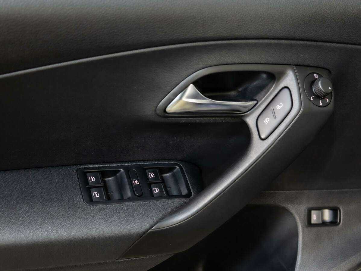 Volkswagen Polo б/у, 2017, Автоматическая. Фото: #13