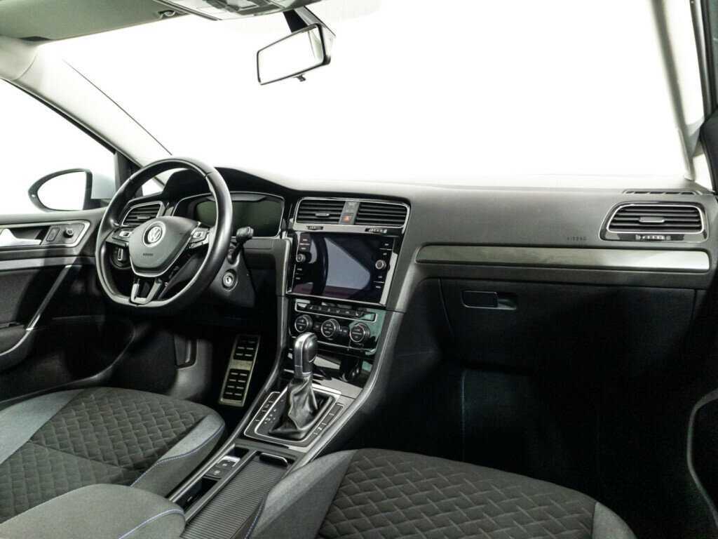 Volkswagen Golf б/у, 2018, Роботизированная. Фото: #8