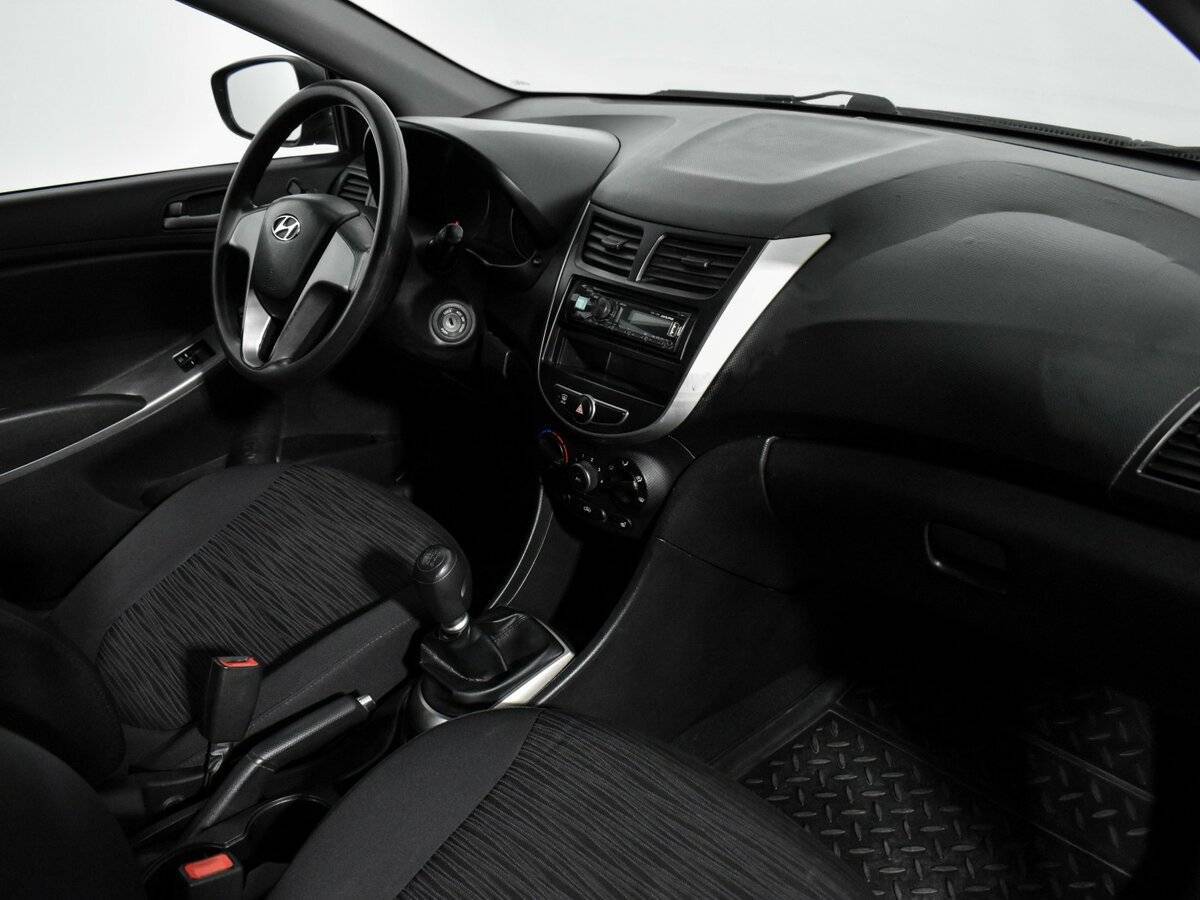 Hyundai Solaris б/у, 2014, Механическая. Фото: #12