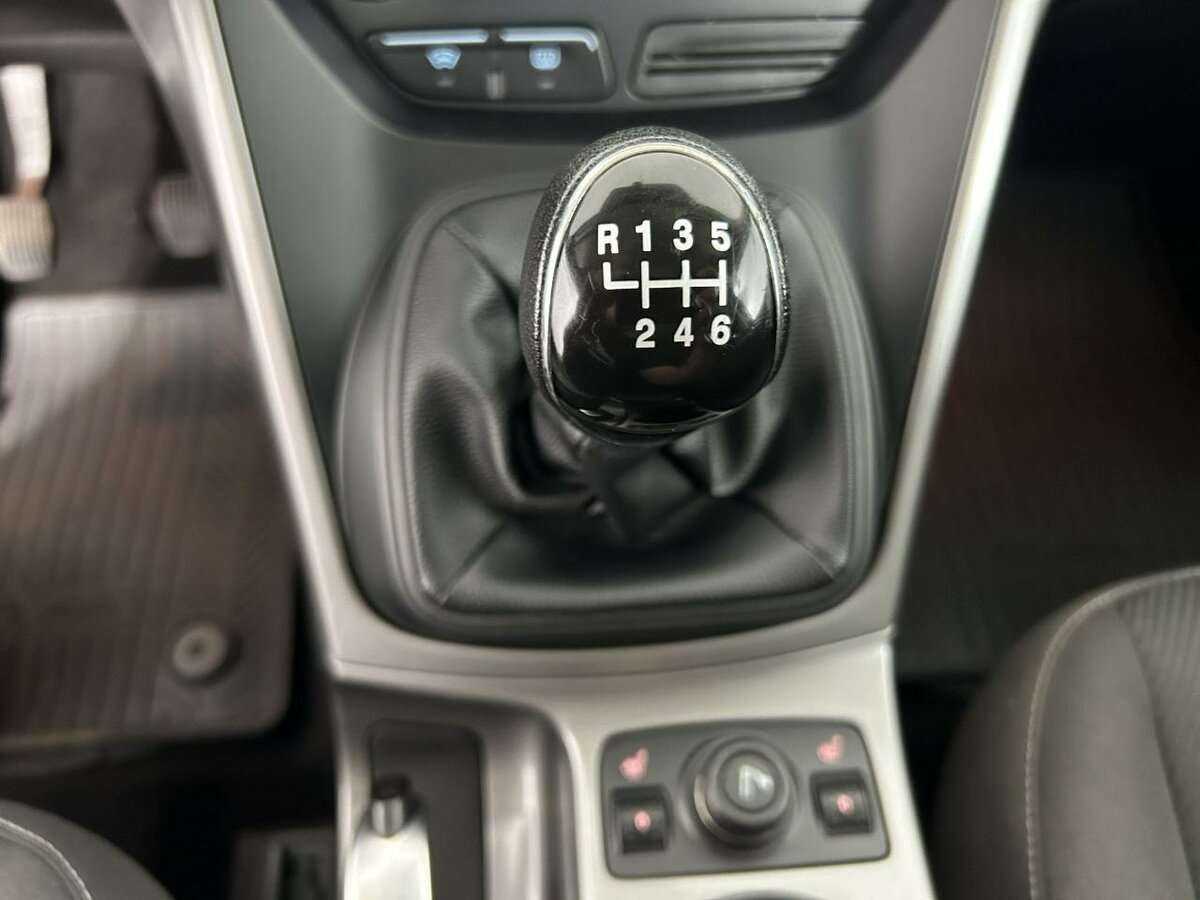 Ford Kuga б/у, 2015, Механическая. Фото: #12