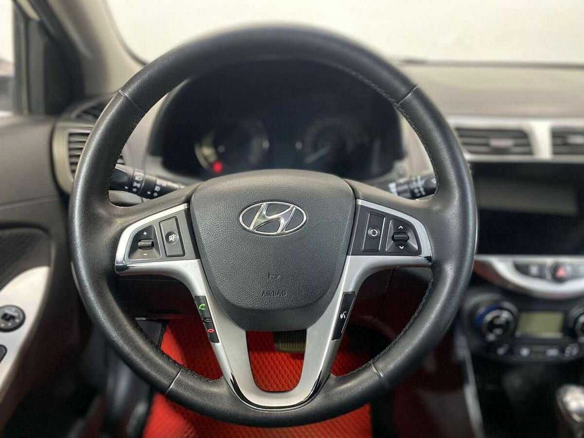 Hyundai Solaris б/у, 2013, Автоматическая. Фото: #11