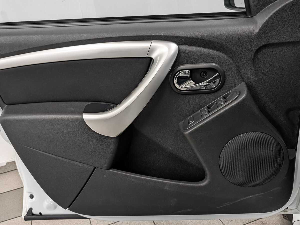 Nissan Terrano б/у, 2019, Автоматическая. Фото: #18