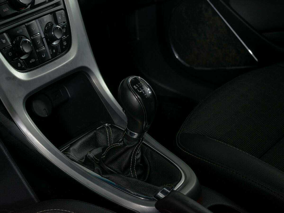 Opel Astra б/у, 2012, Механическая. Фото: #14