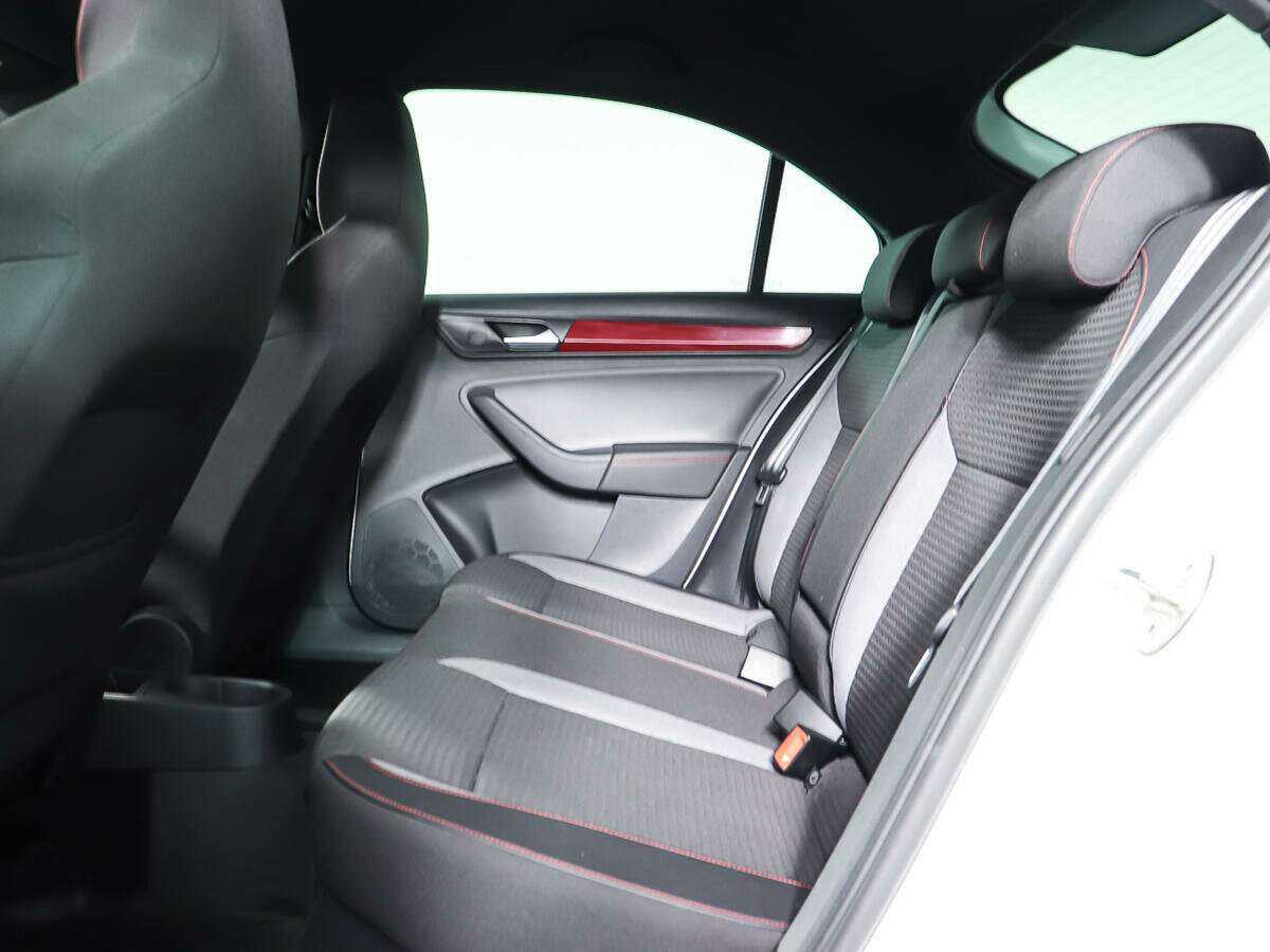 Volkswagen Polo б/у, 2021, Механическая. Фото: #9