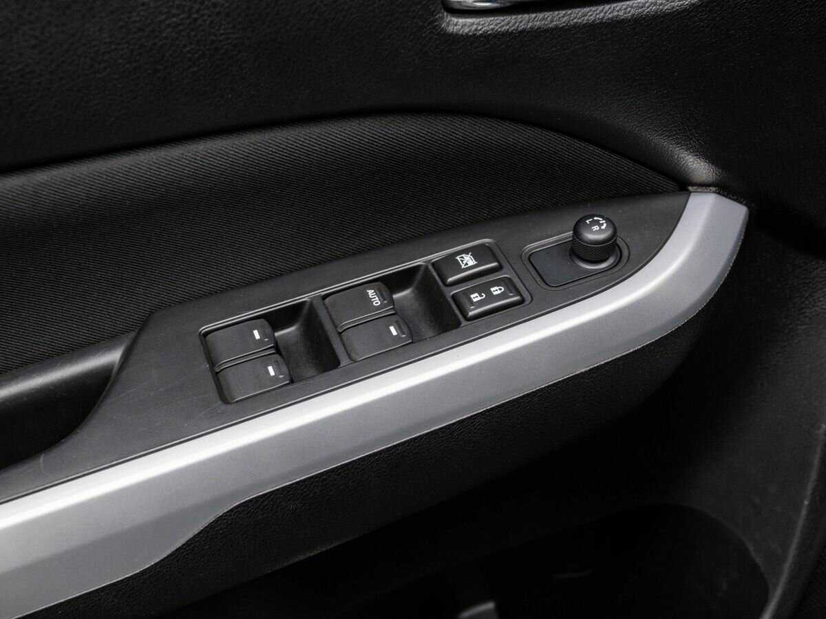 Suzuki Vitara б/у, 2015, Механическая. Фото: #15