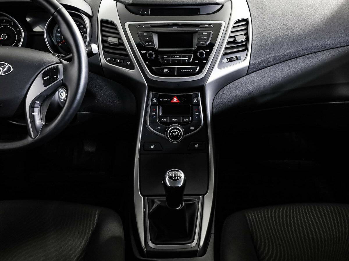 Hyundai Elantra б/у, 2015, Механическая. Фото: #9