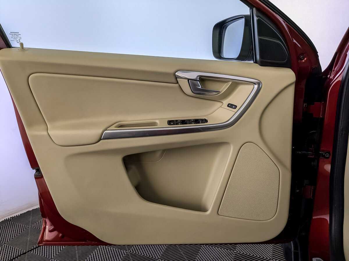 Volvo XC60 б/у, 2013, Автоматическая. Фото: #16