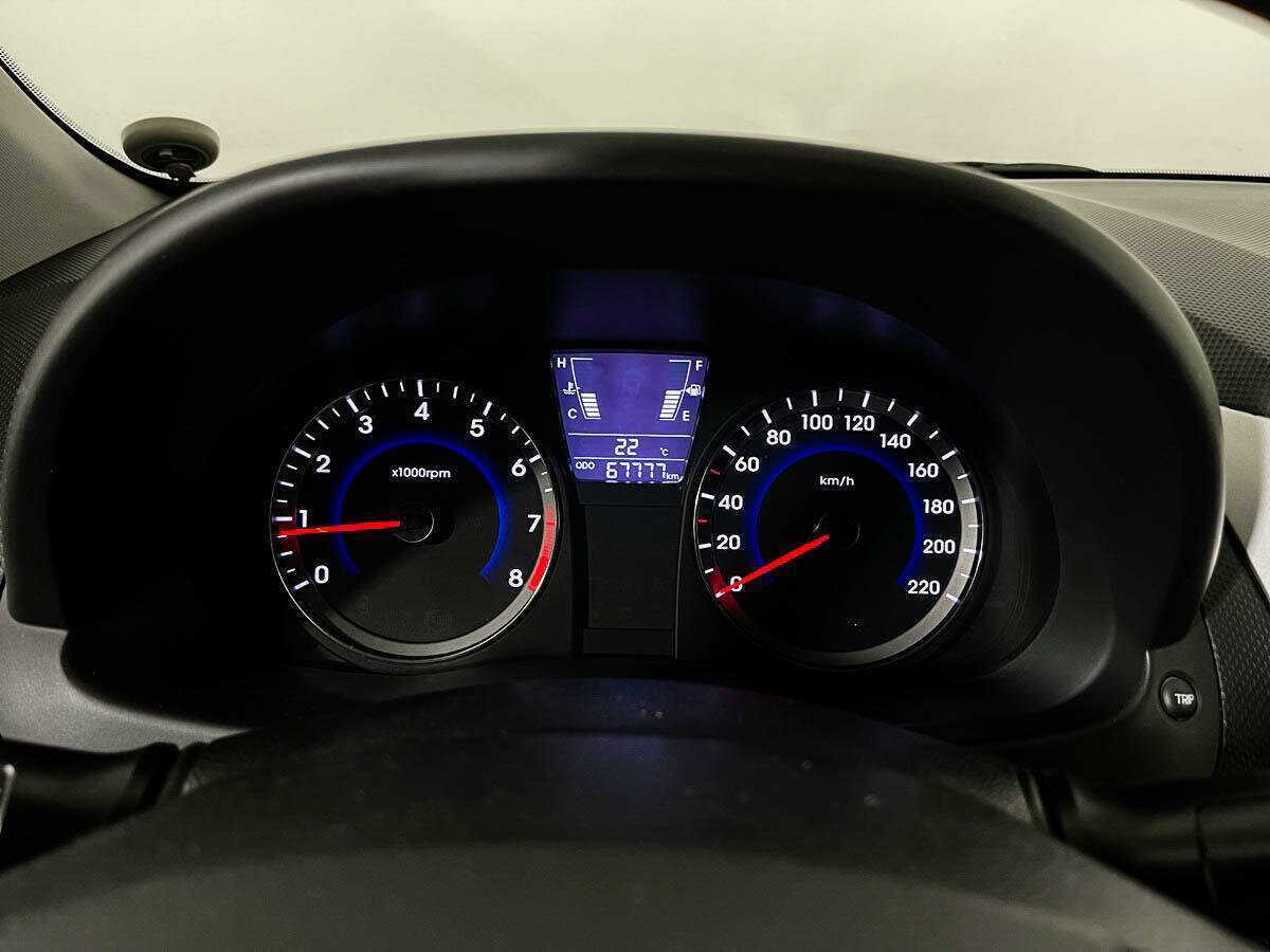 Hyundai Solaris б/у, 2012, Механическая. Фото: #10