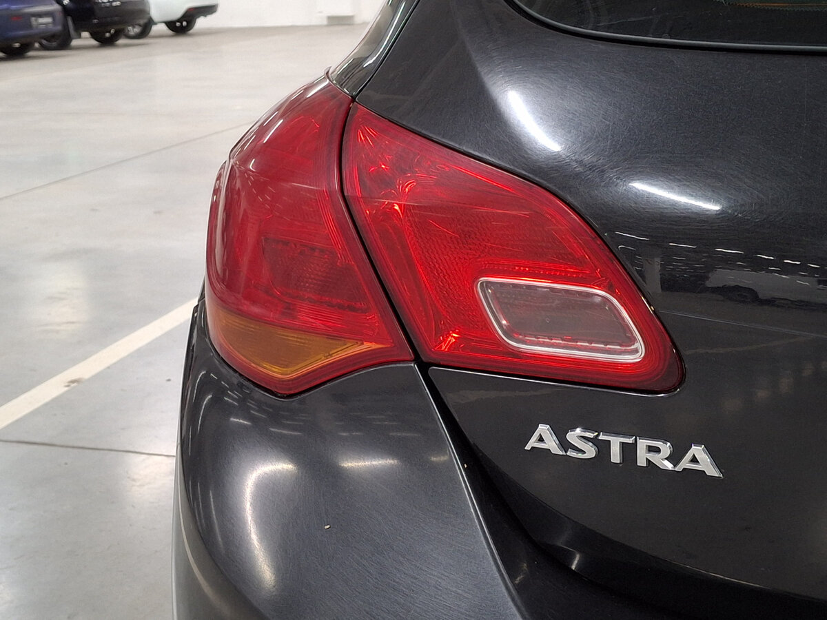 Opel Astra б/у, 2013, Автоматическая. Фото: #8