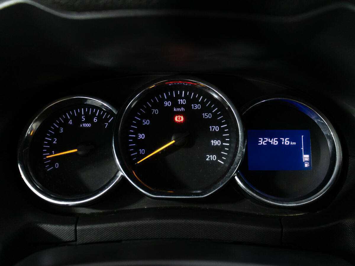 Renault Duster б/у, 2016, Механическая. Фото: #11