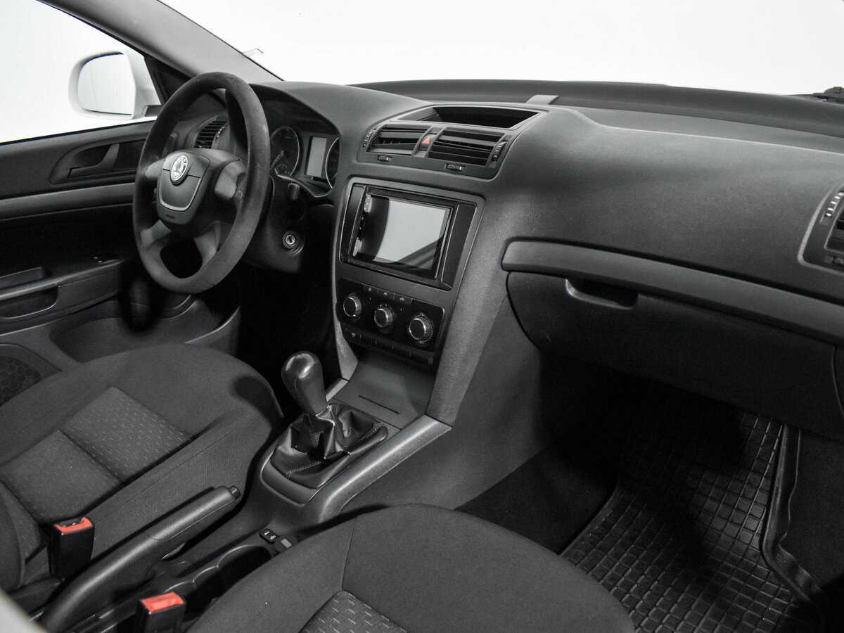 Skoda Octavia б/у, 2012, Механическая. Фото: #11