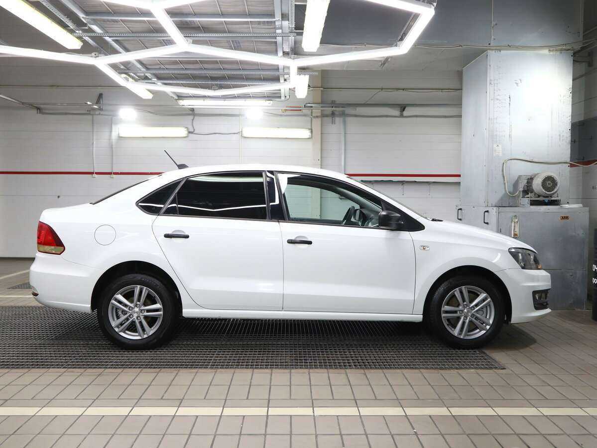 Volkswagen Polo б/у, 2017, Автоматическая. Фото: #2