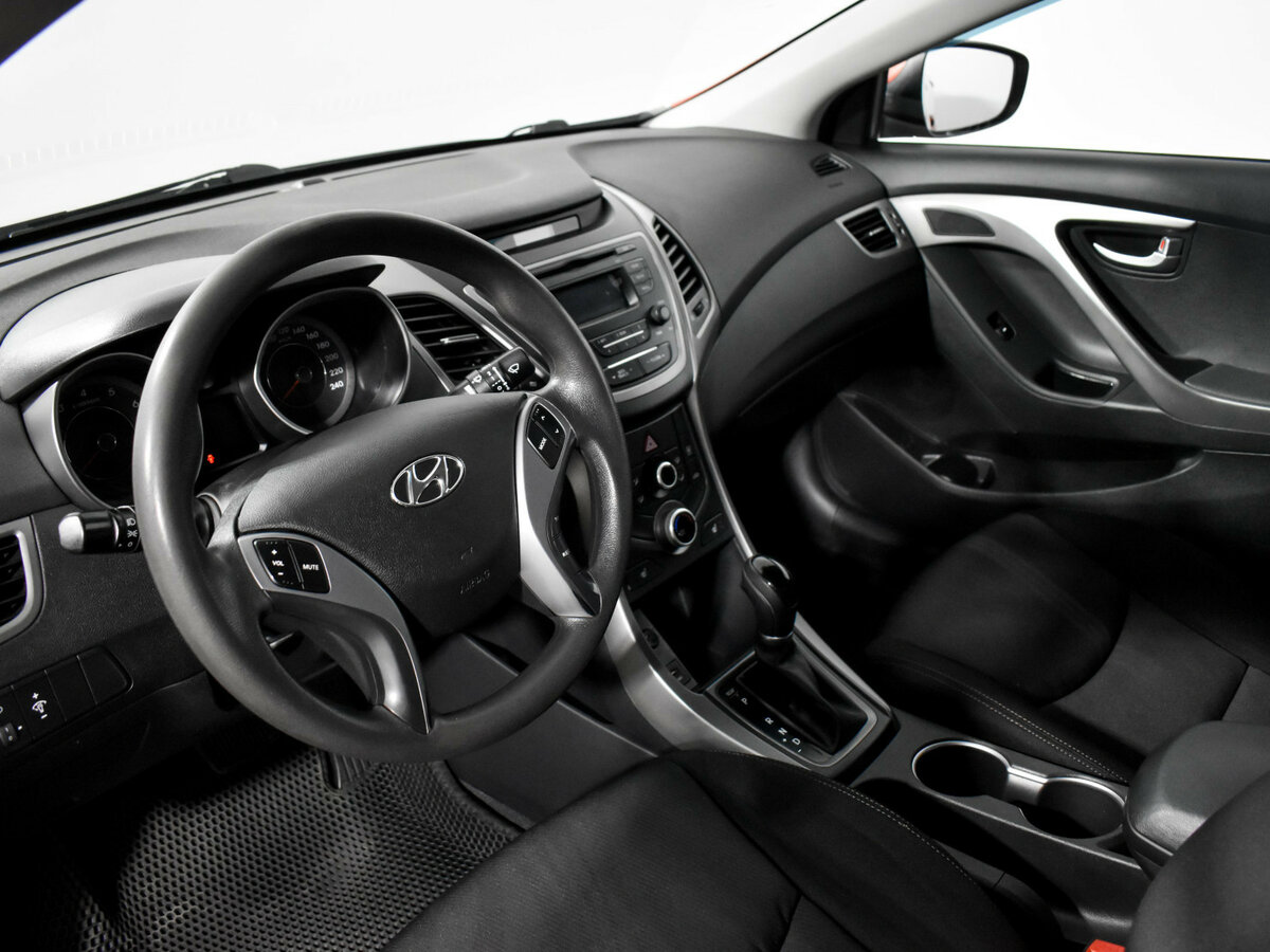 Hyundai Elantra б/у, 2015, Автоматическая. Фото: #8