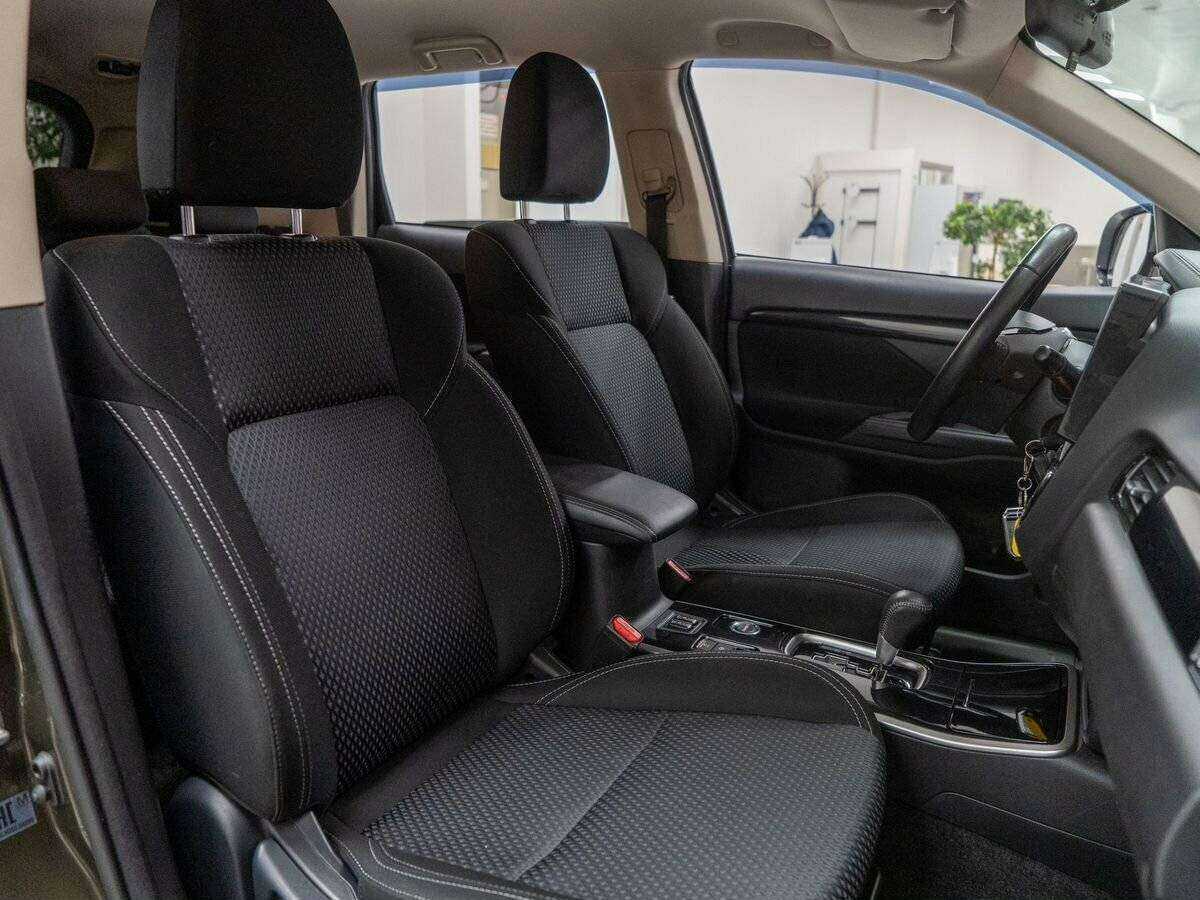 Mitsubishi Outlander б/у, 2018, Вариатор. Фото: #9