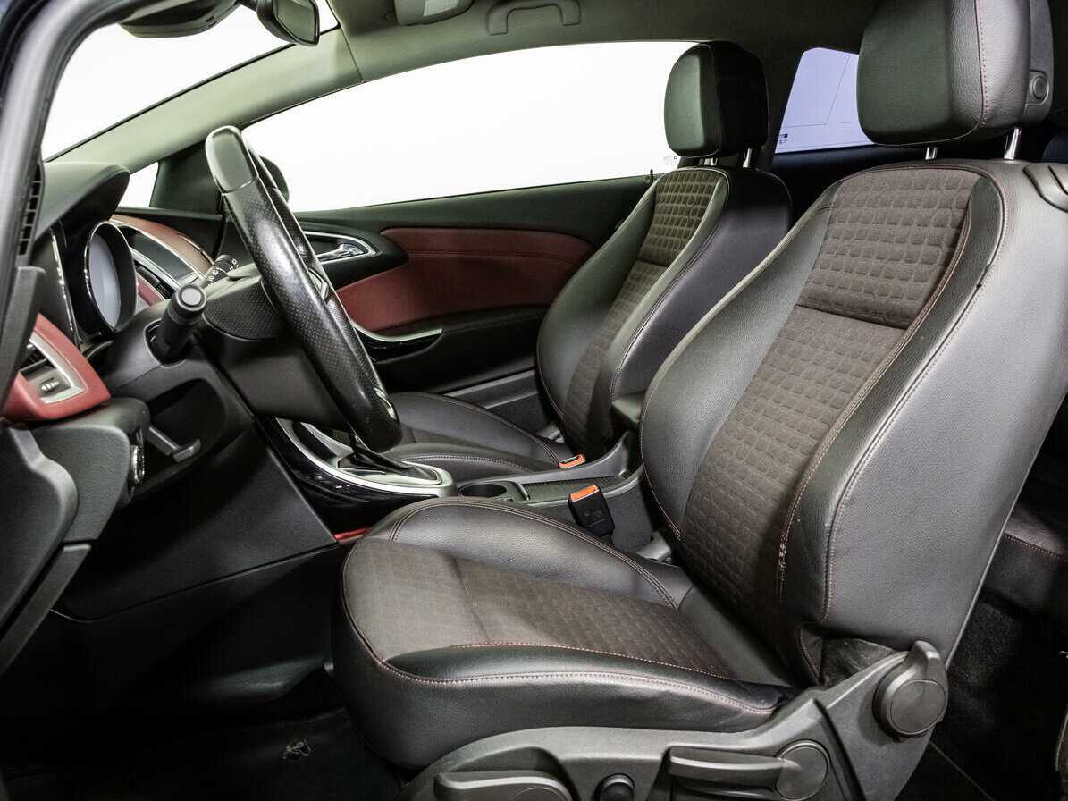 Opel Astra б/у, 2013, Автоматическая. Фото: #11