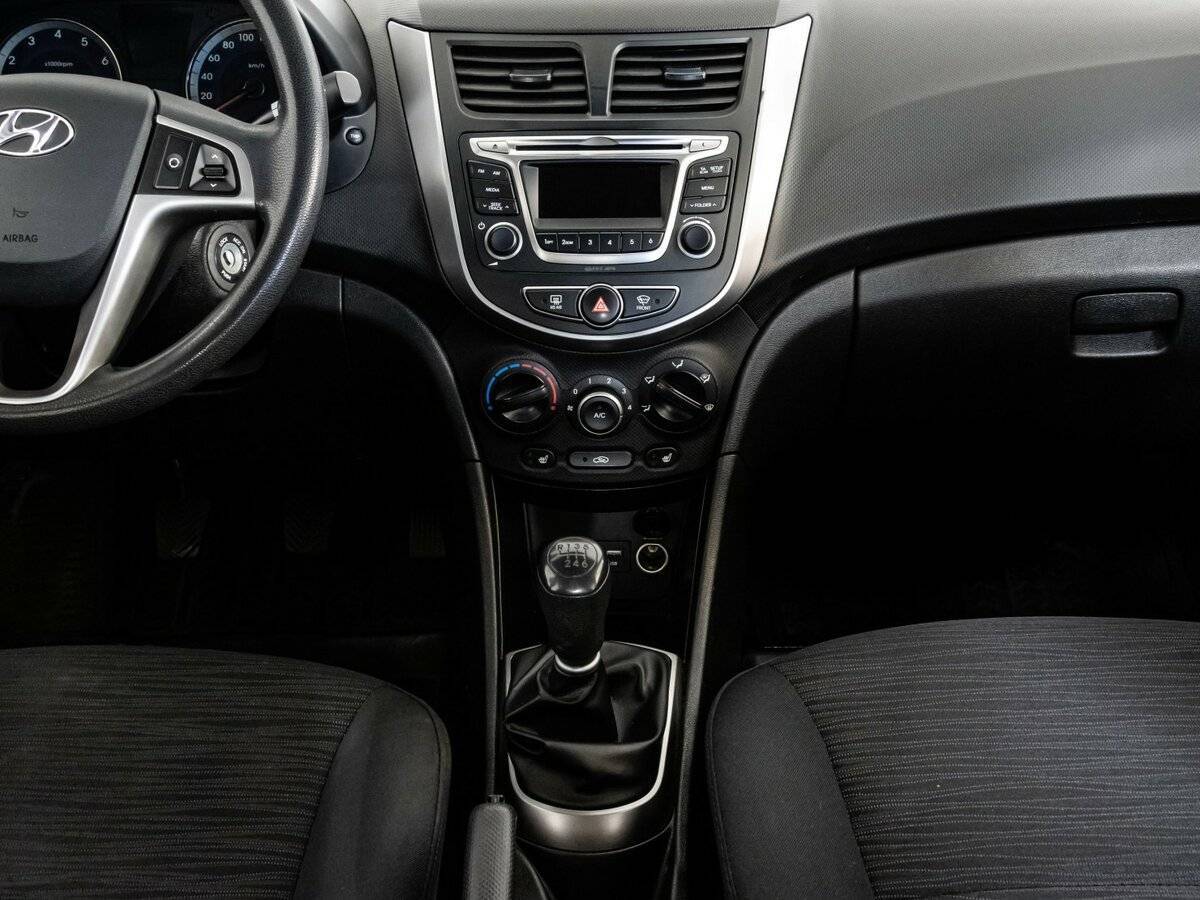 Hyundai Solaris б/у, 2015, Механическая. Фото: #8