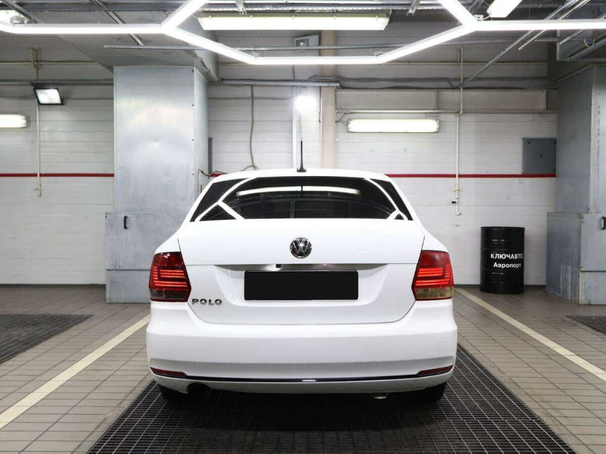 Volkswagen Polo б/у, 2017, Автоматическая. Фото: #4