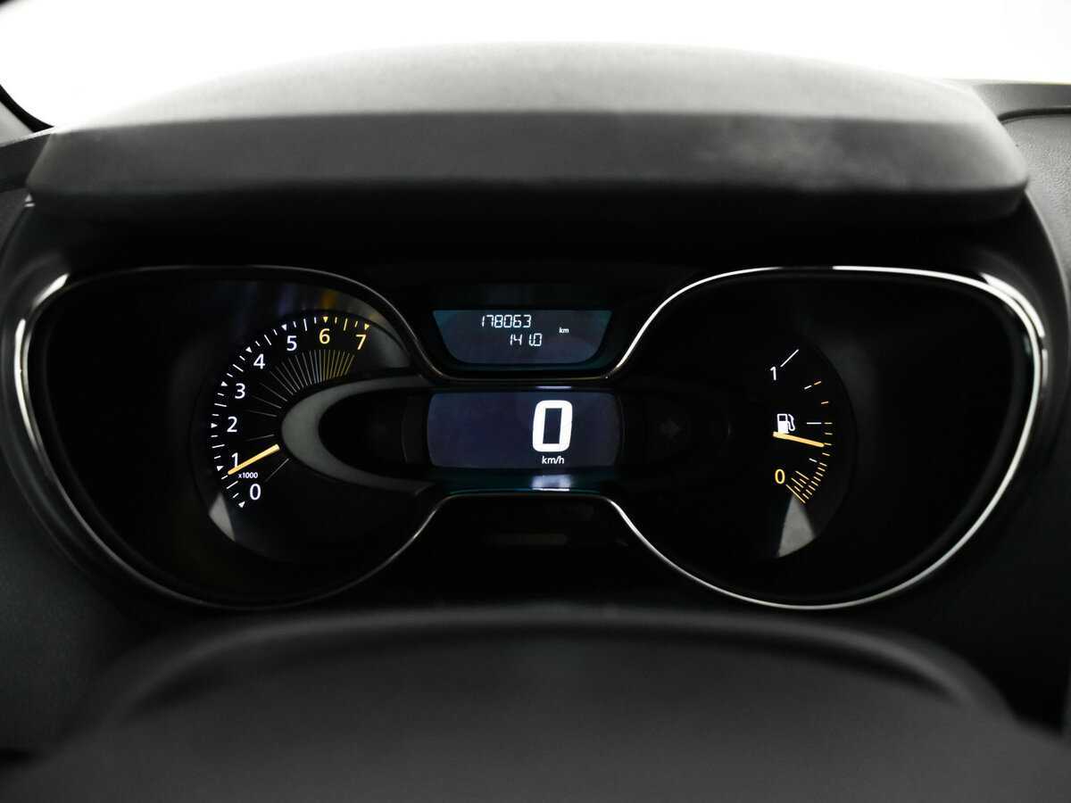 Renault Kaptur б/у, 2016, Механическая. Фото: #10