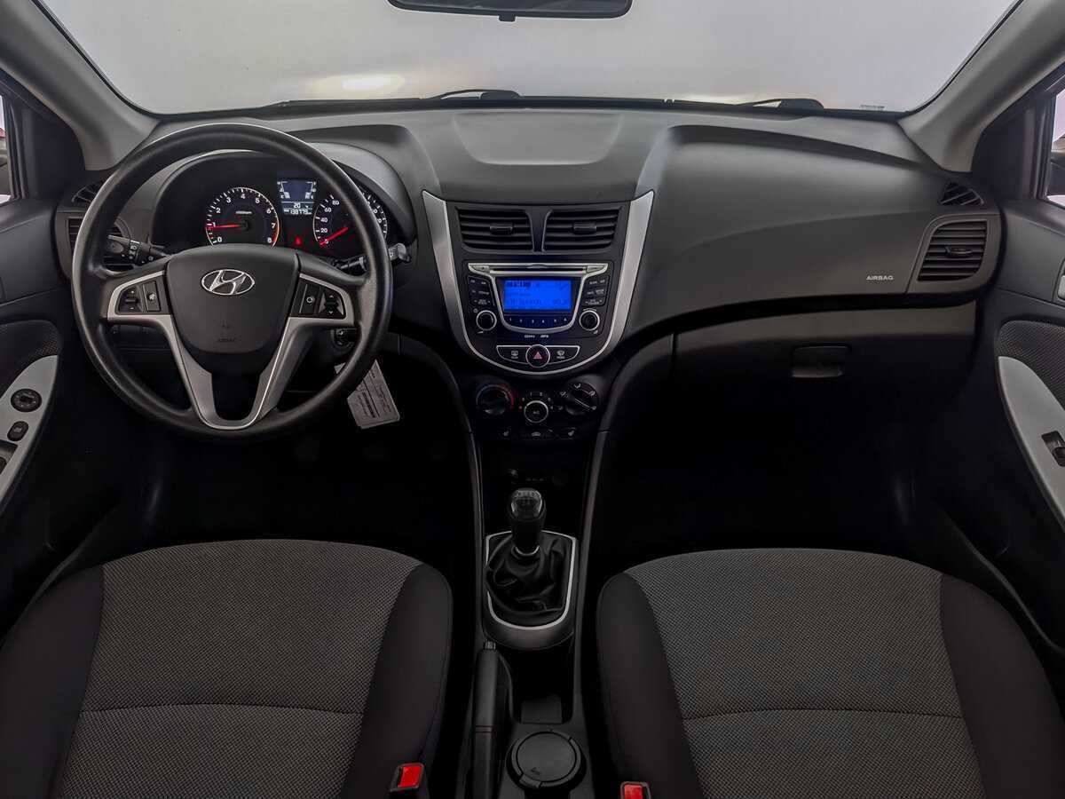 Hyundai Solaris б/у, 2012, Механическая. Фото: #11