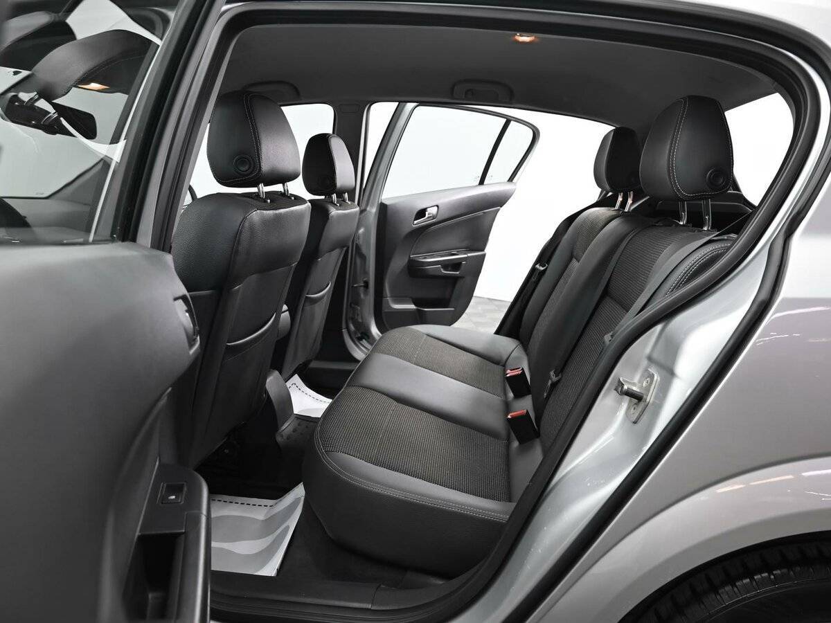 Opel Astra б/у, 2012, Автоматическая. Фото: #11