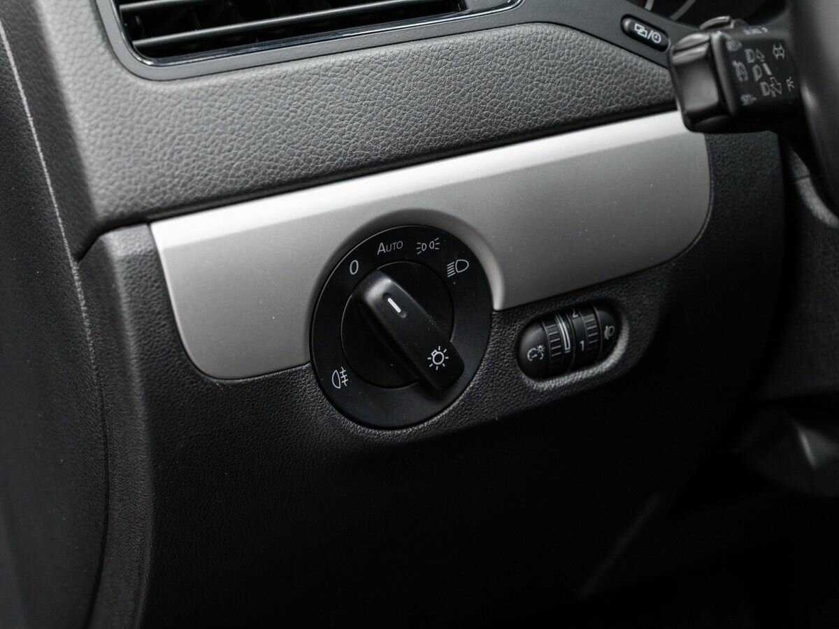 Volkswagen Jetta б/у, 2012, Автоматическая. Фото: #16