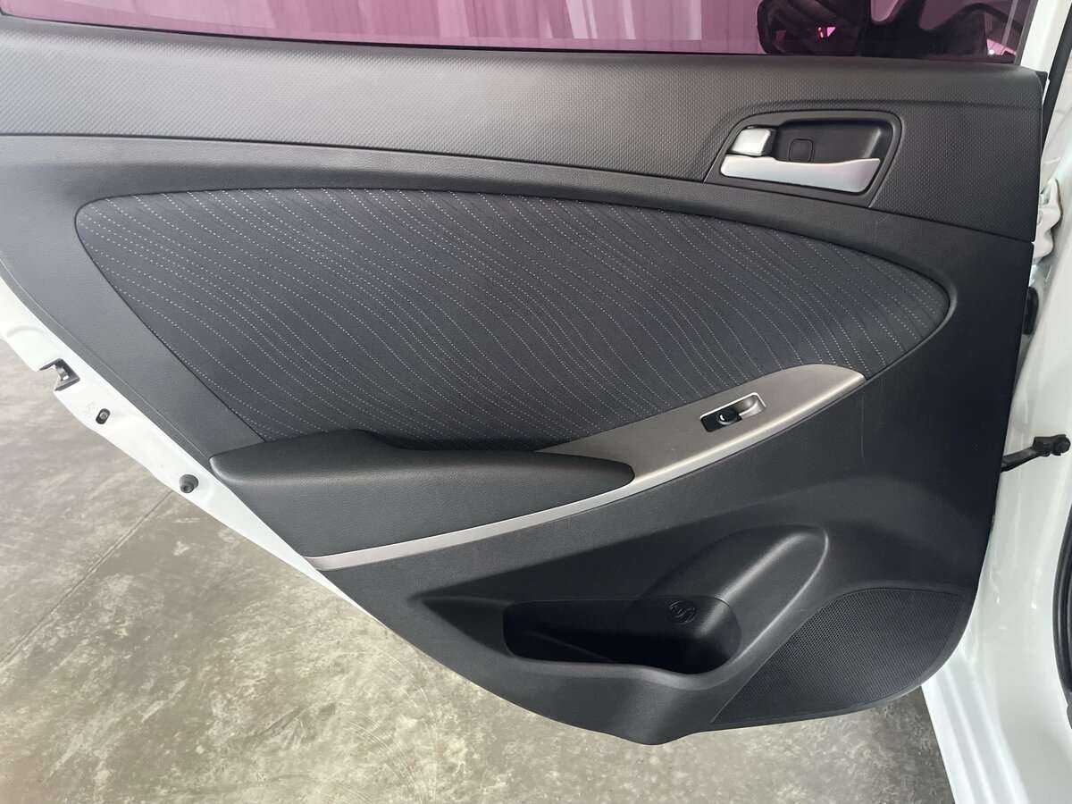 Hyundai Solaris б/у, 2016, Автоматическая. Фото: #20