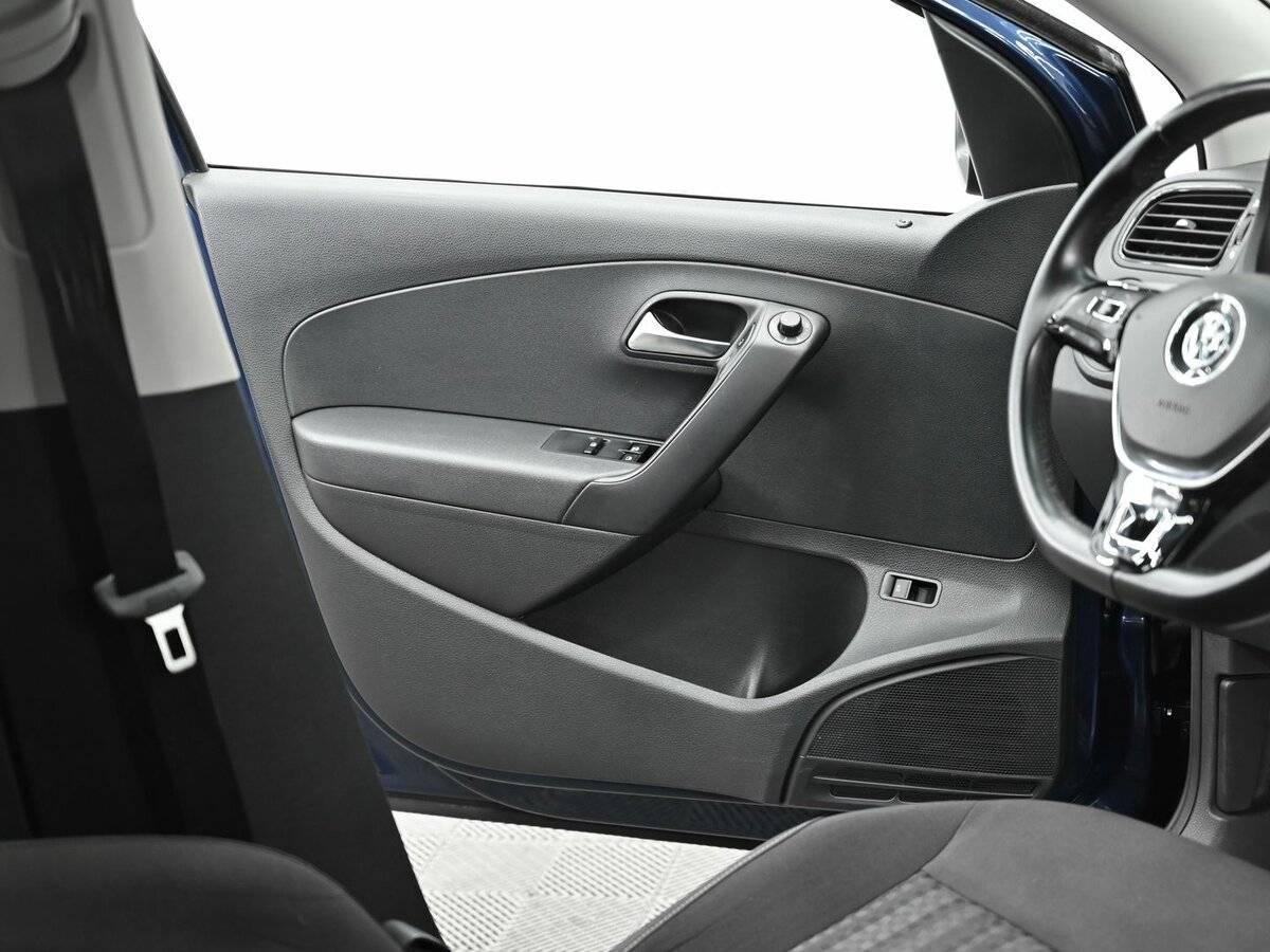 Volkswagen Polo б/у, 2016, Механическая. Фото: #5