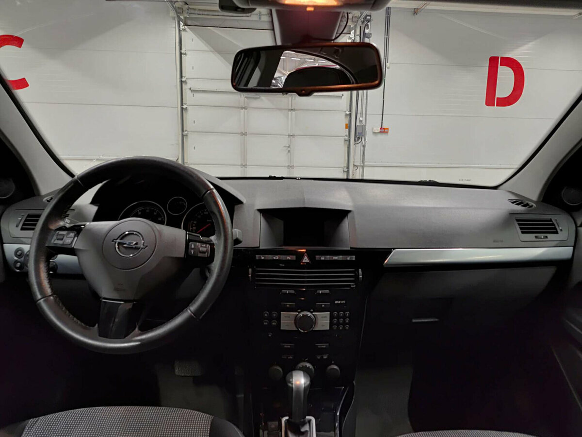 Opel Astra б/у, 2012, Автоматическая. Фото: #12