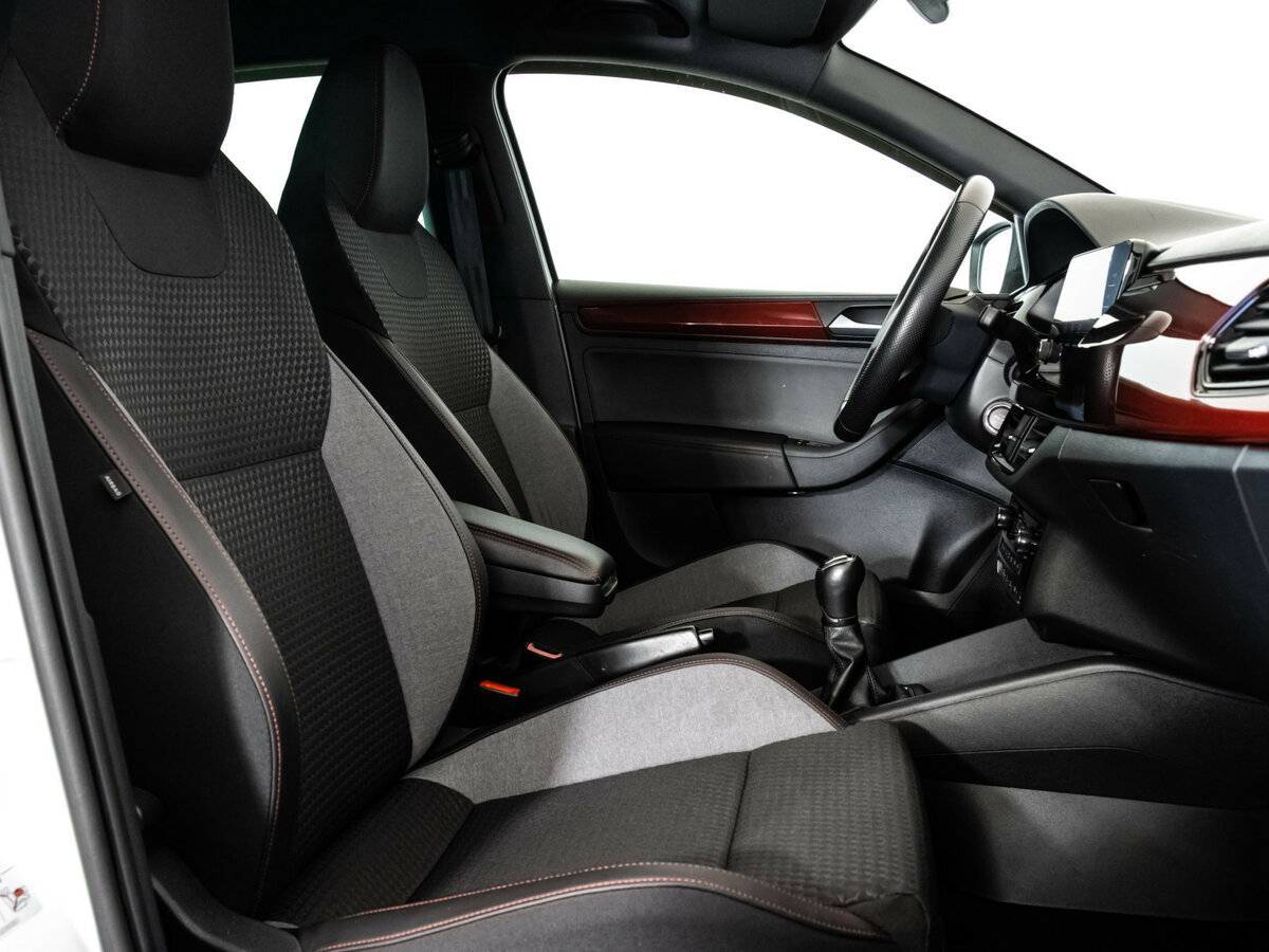 Volkswagen Polo б/у, 2021, Механическая. Фото: #13