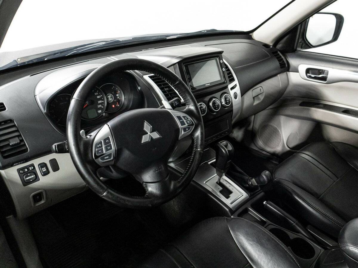 Mitsubishi Pajero Sport б/у, 2012, Автоматическая. Фото: #10