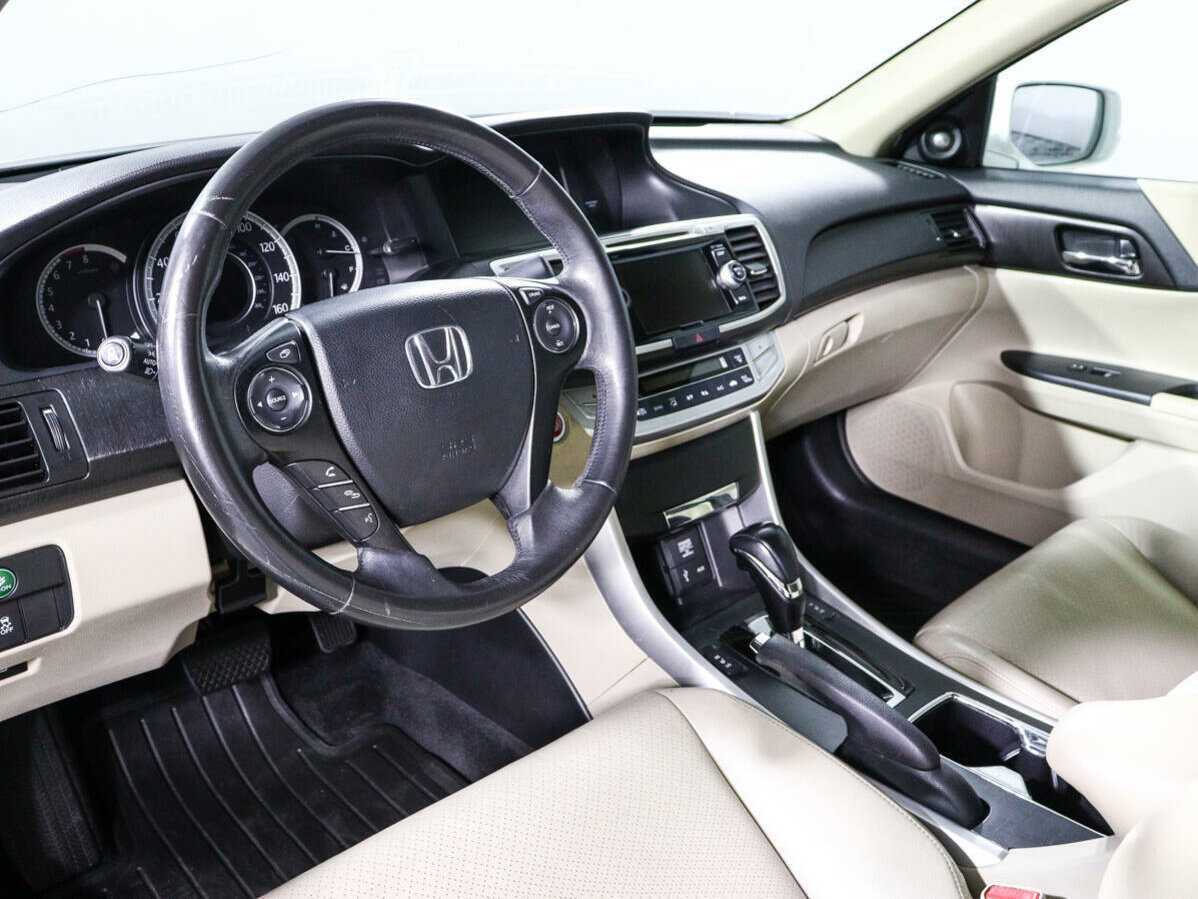Honda Accord б/у, 2012, Автоматическая. Фото: #12