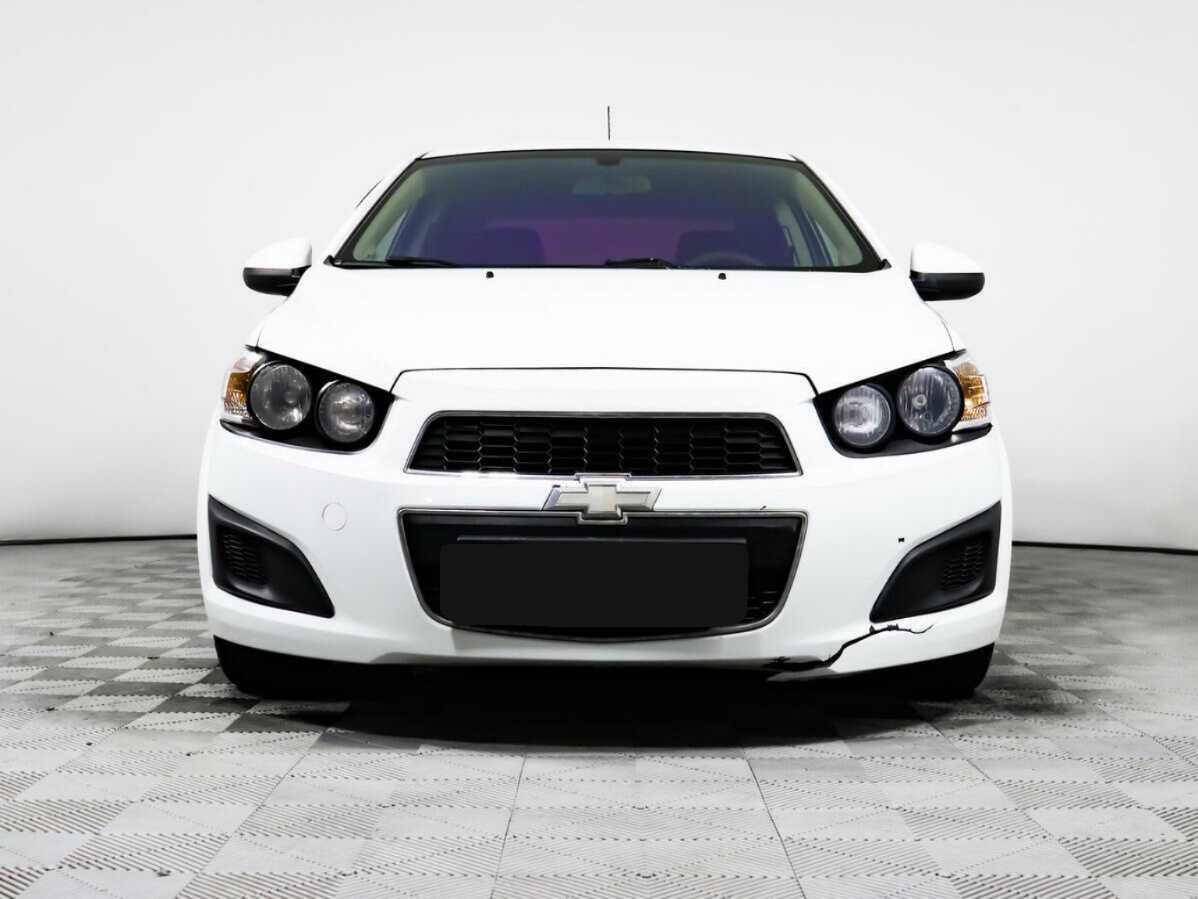 Chevrolet Aveo б/у, 2014, Механическая. Фото: #1