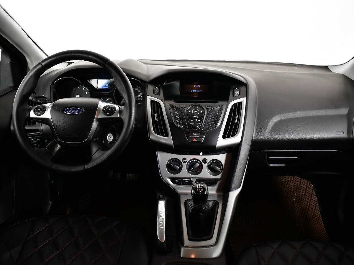 Ford Focus б/у, 2013, Механическая. Фото: #9